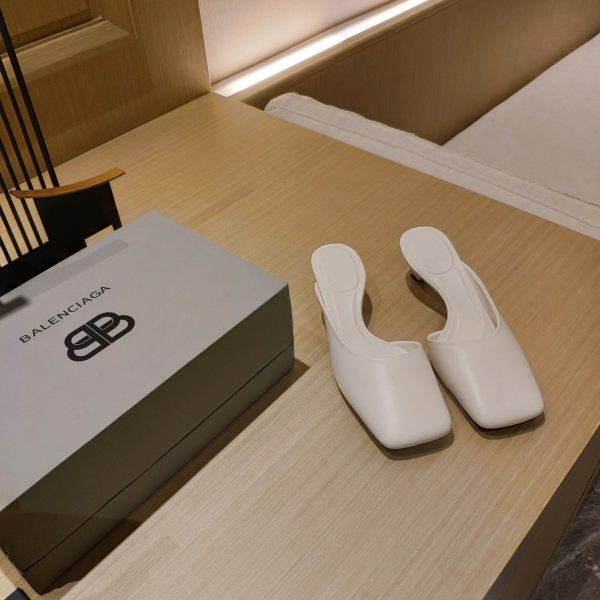 Balenciaga2023 (2023 official latest gray BB magnet folding box packaging) Autumn and winter clothing explosions are coming - Image 5