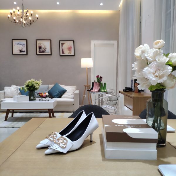 BALENCIAGA's 2023 winter and spring bursting new models are launched nationwide ??. Fangwei/B's girlfriends version New-shaped double B buckle flower head tassel series. (5.5cm small heel with tassel version Muller slippers, 5.5cm stiletto heel - Image 9