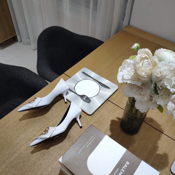 BALENCIAGA's 2023 winter and spring bursting new models are launched nationwide ??. Fangwei/B's girlfriends version New-shaped double B buckle flower head tassel series. (5.5cm small heel with tassel version Muller slippers, 5.5cm stiletto heel - Image 7