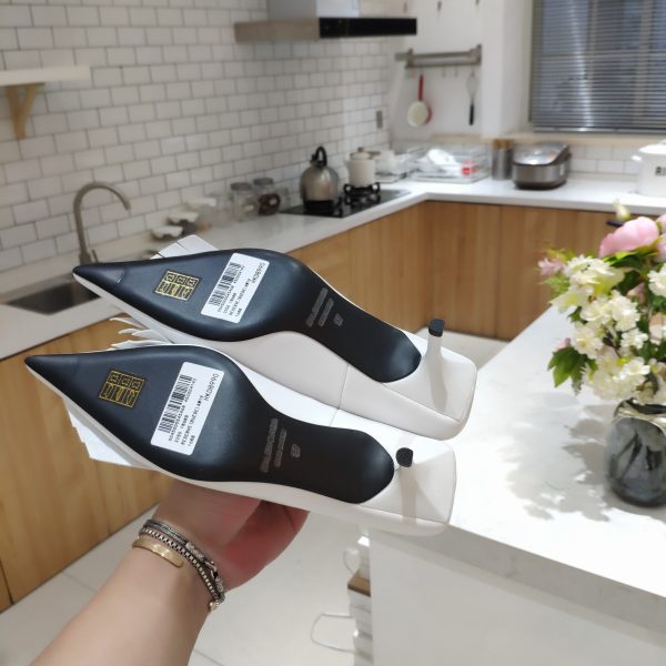 BALENCIAGA's 2023 winter and spring bursting new models are launched nationwide ??. Fangwei/B's girlfriends version New-shaped double B buckle flower head tassel series. (5.5cm small heel with tassel version Muller slippers, 5.5cm stiletto heel - Image 3