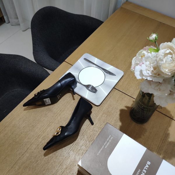 BALENCIAGA's 2023 winter and spring bursting new models are launched nationwide ??. Fangwei/B's girlfriends version New-shaped double B buckle flower head tassel series. (5.5cm small heel with tassel version Muller slippers, 5.5cm stiletto heel - Image 7