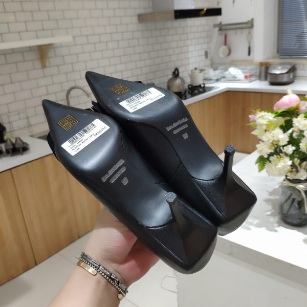 BALENCIAGA's 2023 winter and spring bursting new models are launched nationwide ??. Fangwei/B's girlfriends version New-shaped double B buckle flower head tassel series. (5.5cm small heel with tassel version Muller slippers, 5.5cm stiletto heel - Image 3
