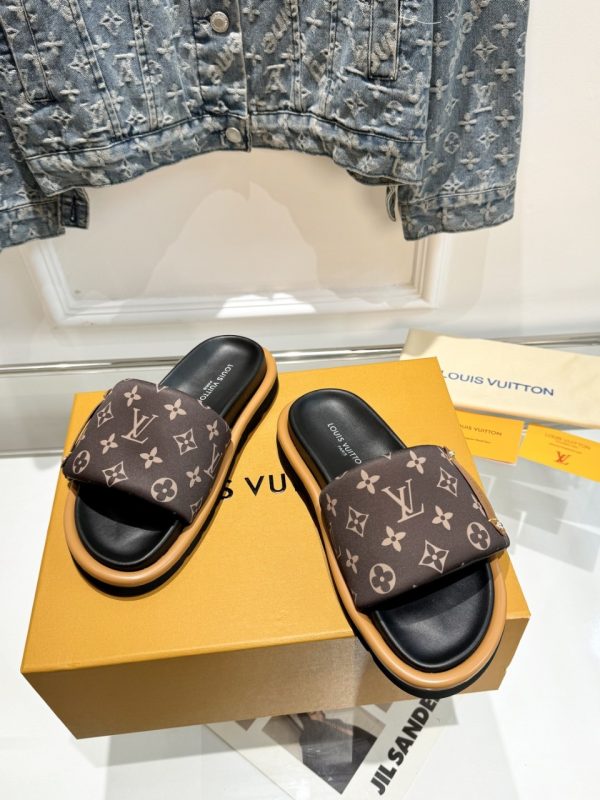 Louis Vuitton LV Couple Slippers B