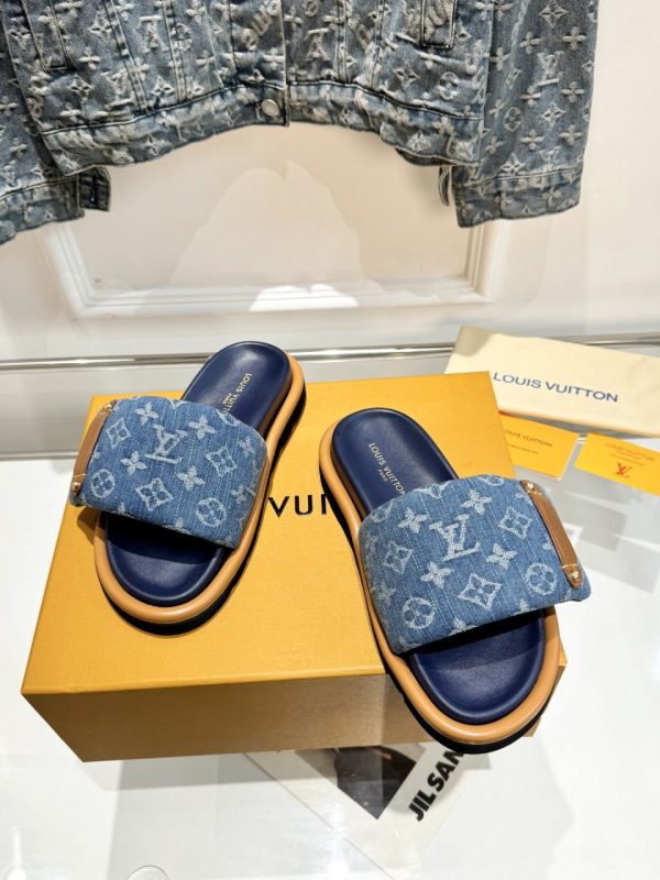 Louis Vuitton LV Couple Slippers D