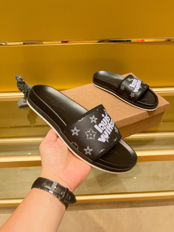 Louis Vuitton Summer fashion slippers C