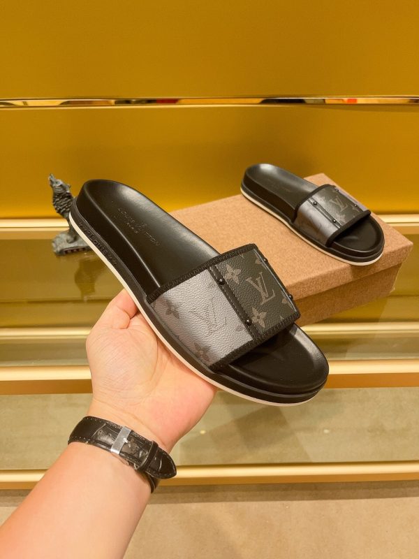 Louis Vuitton Summer fashion slippers D