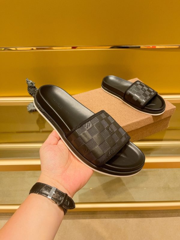 Louis Vuitton Summer fashion slippers H