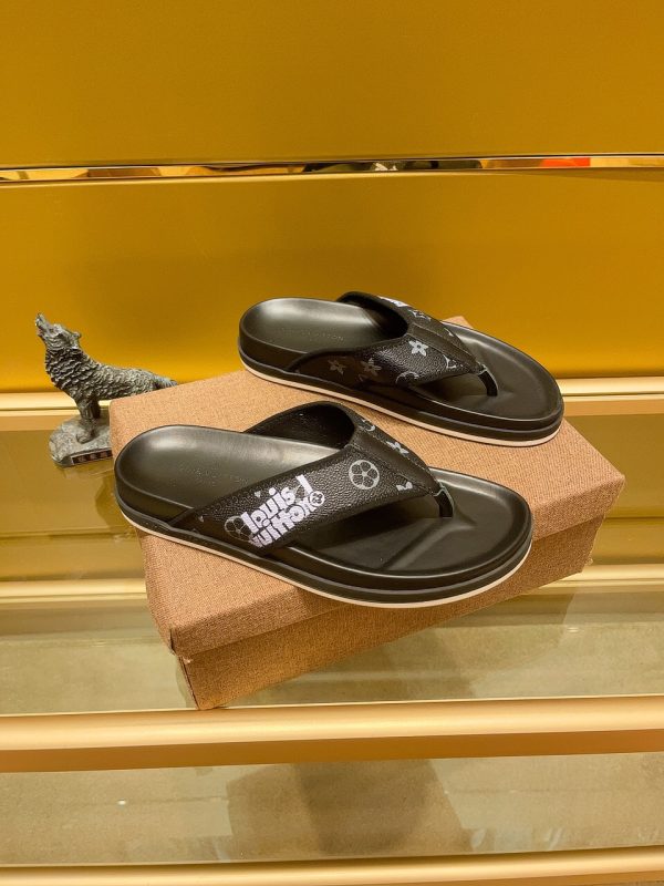 Louis Vuitton Summer fashion Casual slippers A