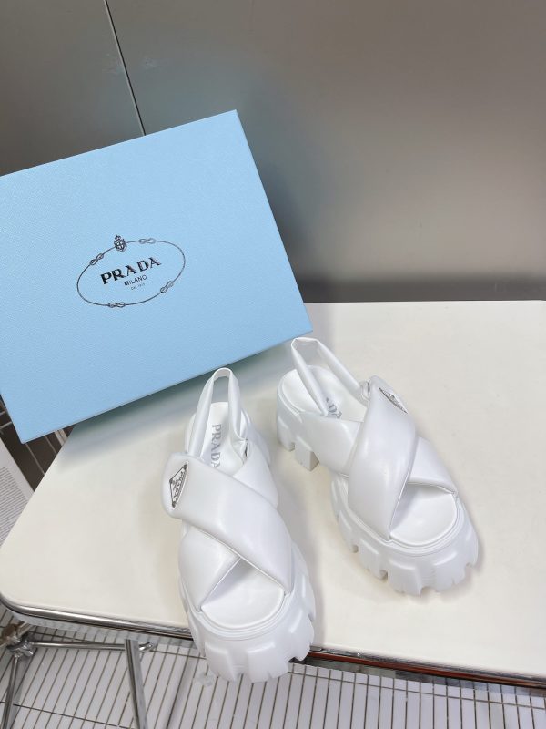 Prada new collection of bread shoes for the summer catwalk is a platform sandal A